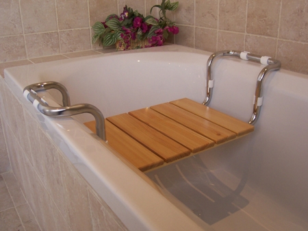 Bathtub seat in larch wood TÜV tested